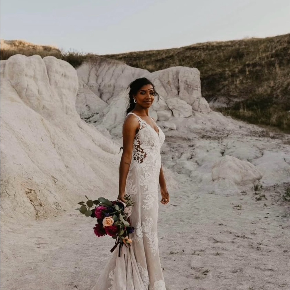 Elegant Lace Bridal Gown